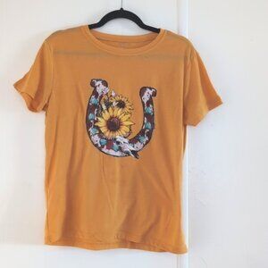 🎀 $5 SHEIN Mustard Graphic Tee